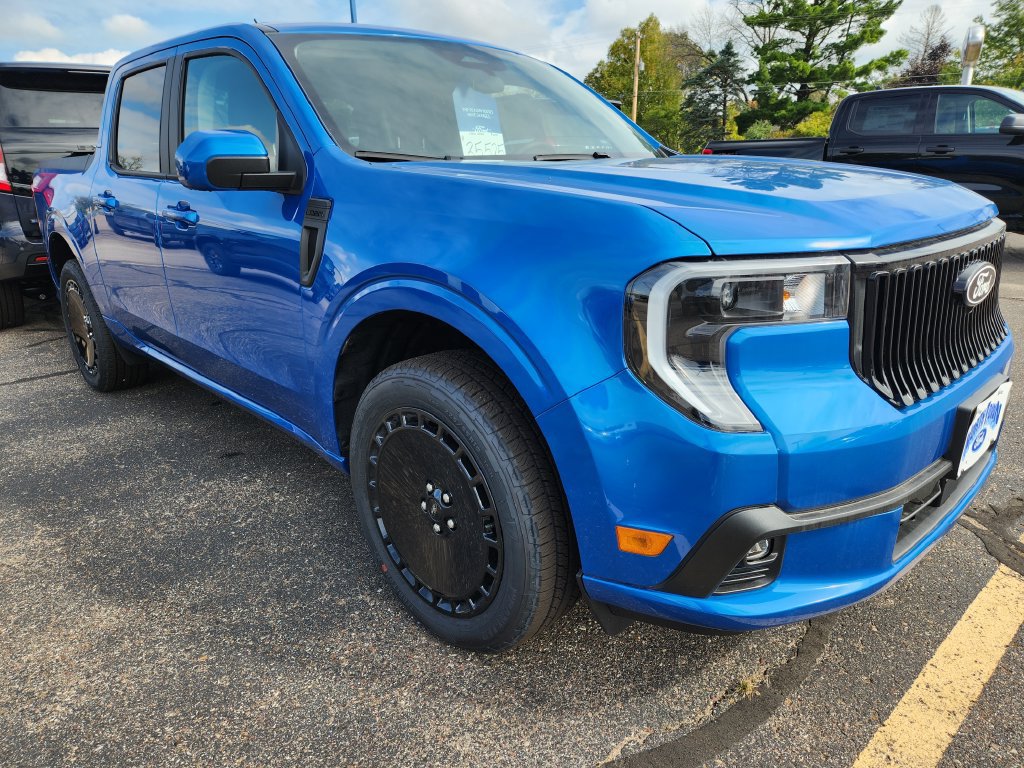 Used 2025 Ford Maverick Lobo AWD/4WD image 5