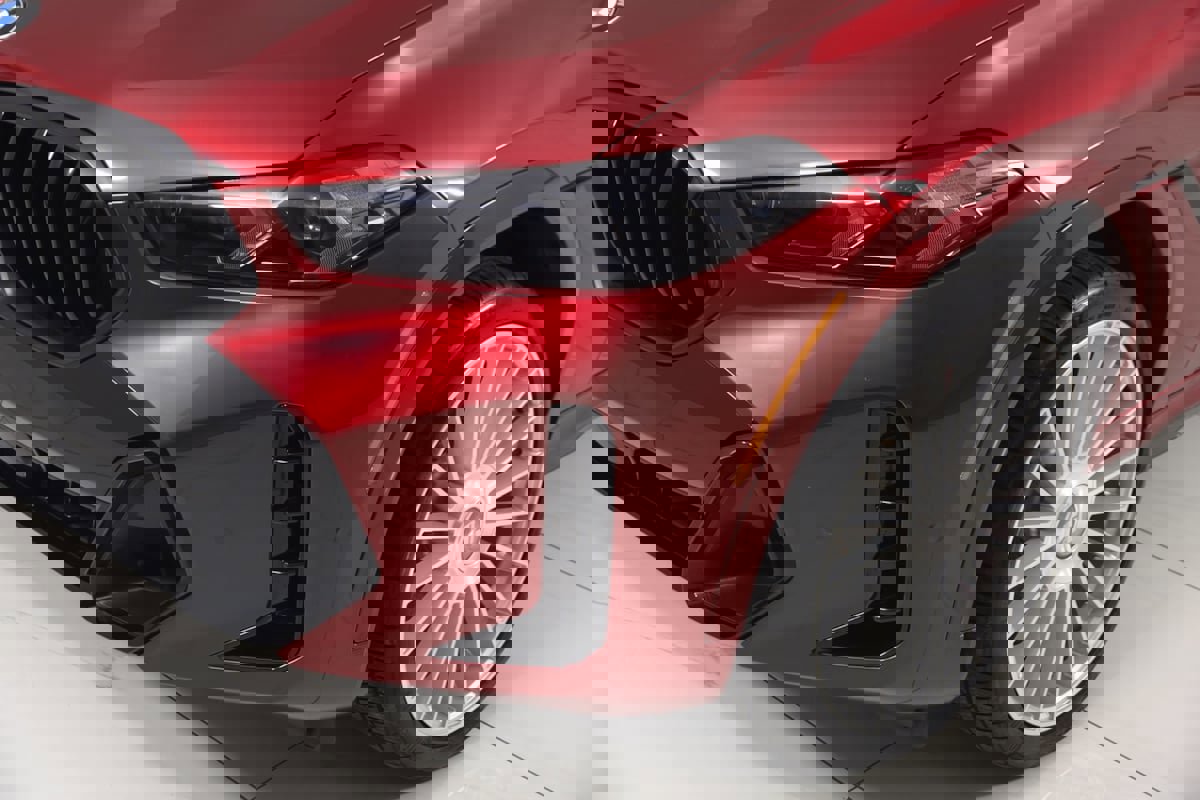 Used 2024 BMW X6 xDrive40i w/ Premium Package image 82