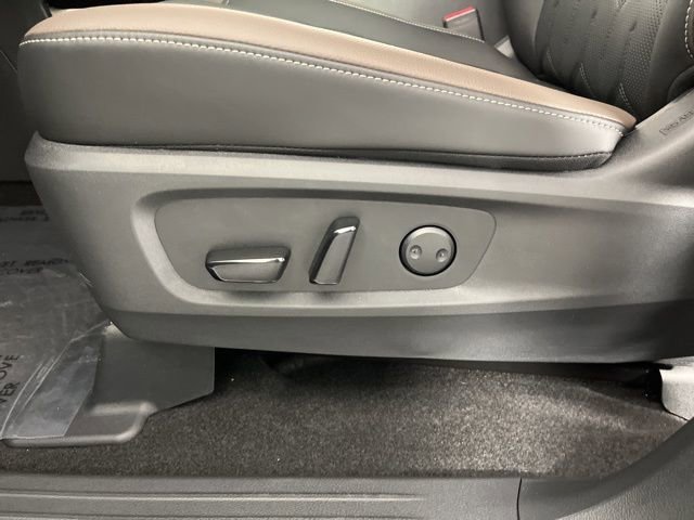 New 2026 Nissan Pathfinder Platinum image 32