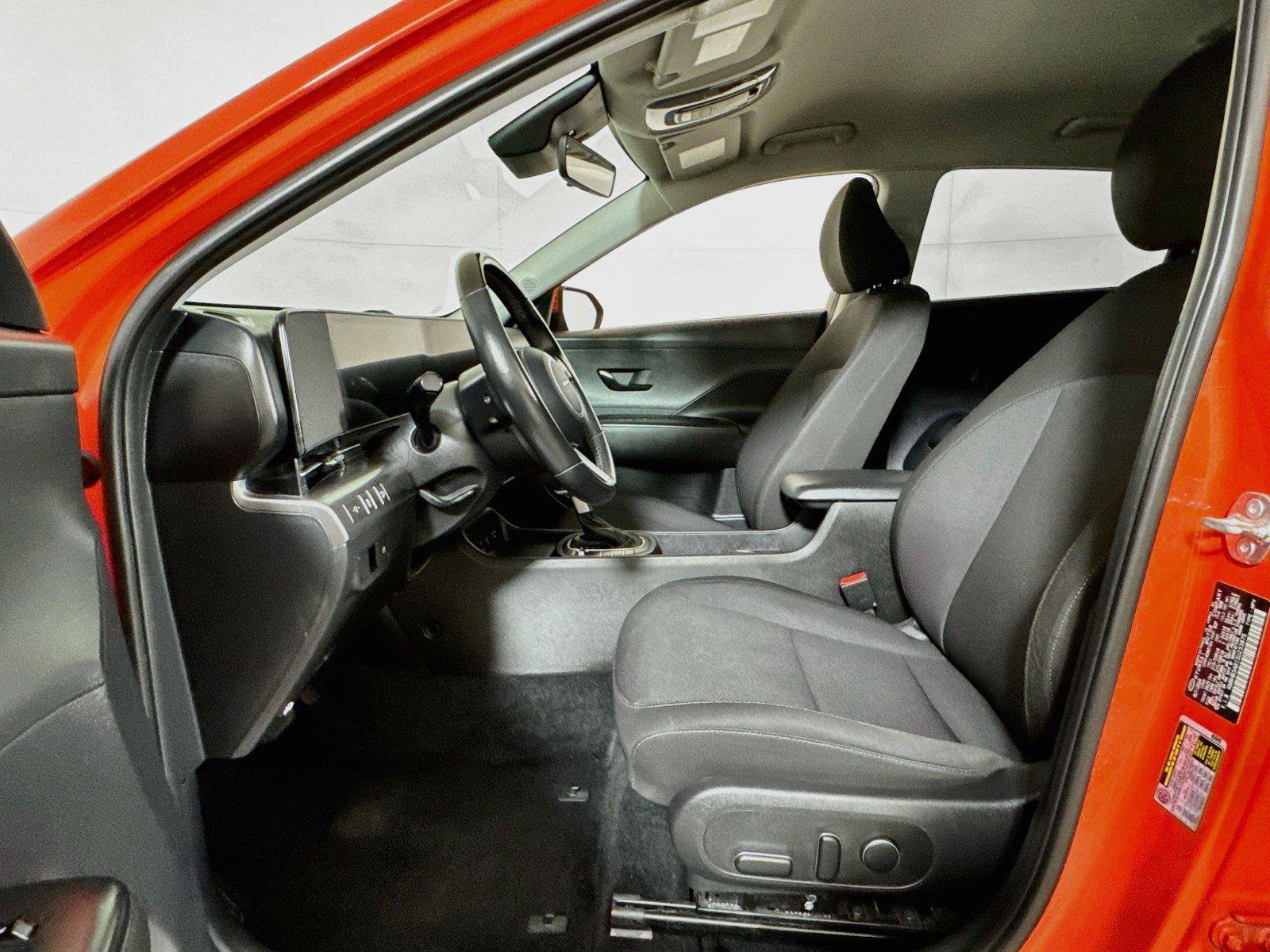 Used 2025 Hyundai Kona SEL FWD image 17