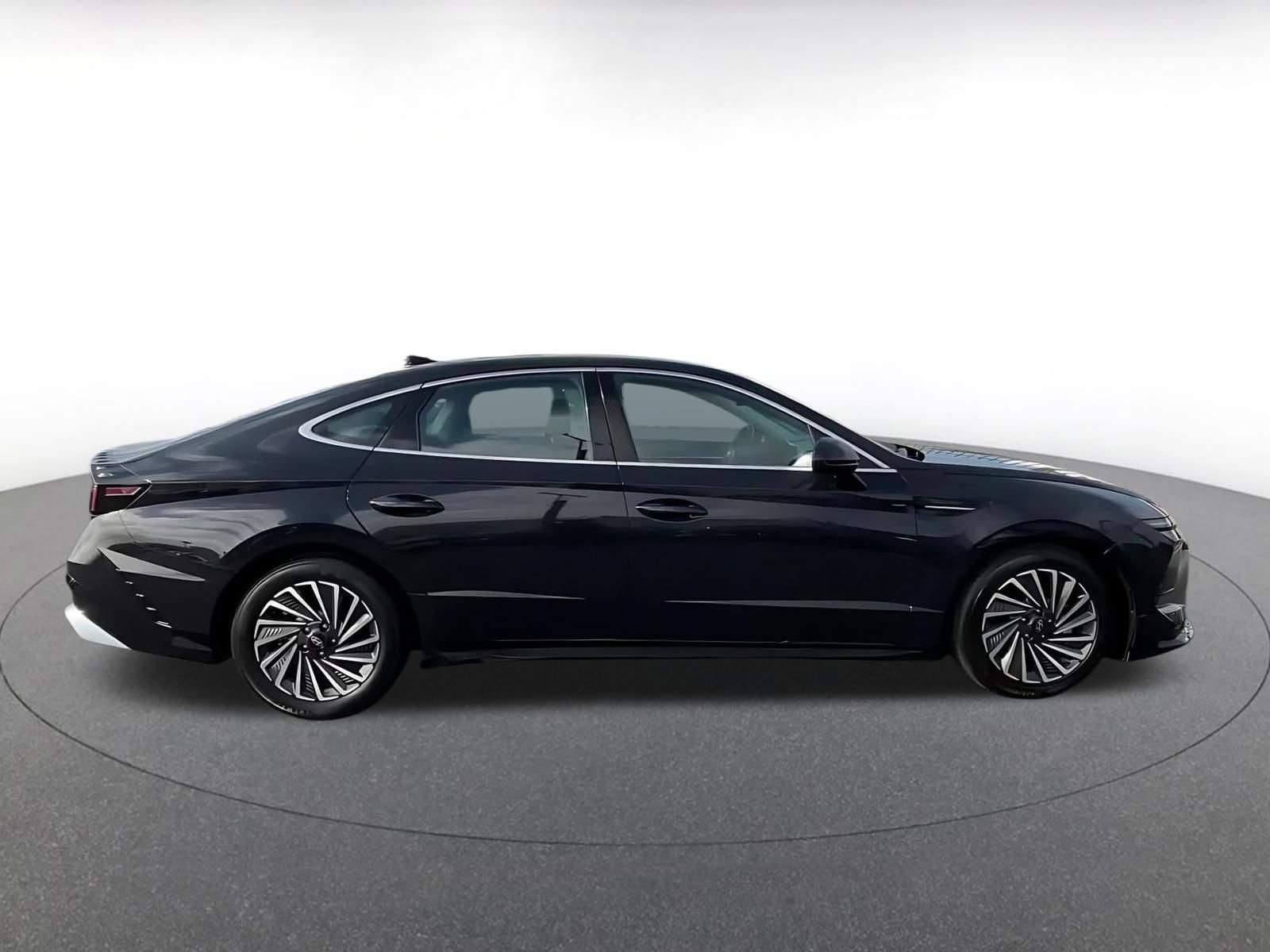 Used 2025 Hyundai Sonata SEL FWD image 14