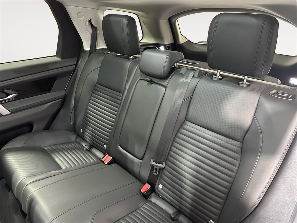 Used 2024 Land Rover Discovery Sport S image 12