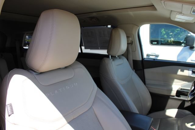 Used 2021 Ford Explorer Platinum w/ Equipment Group 601A AWD/4WD image 19