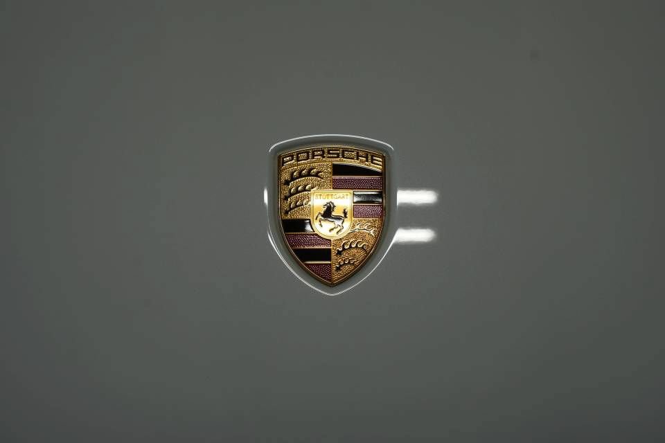 Certified 2025 Porsche Macan AWD/4WD image 29