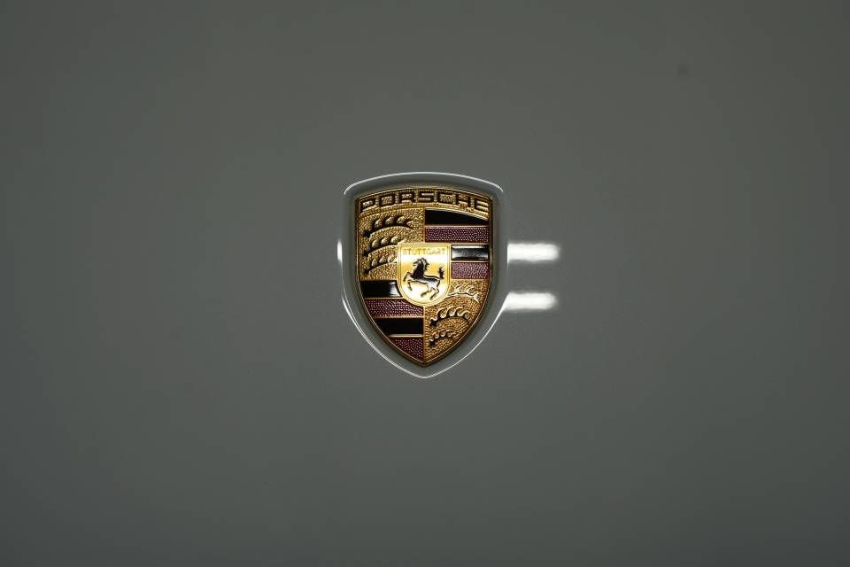 Certified 2025 Porsche Macan AWD/4WD image 29