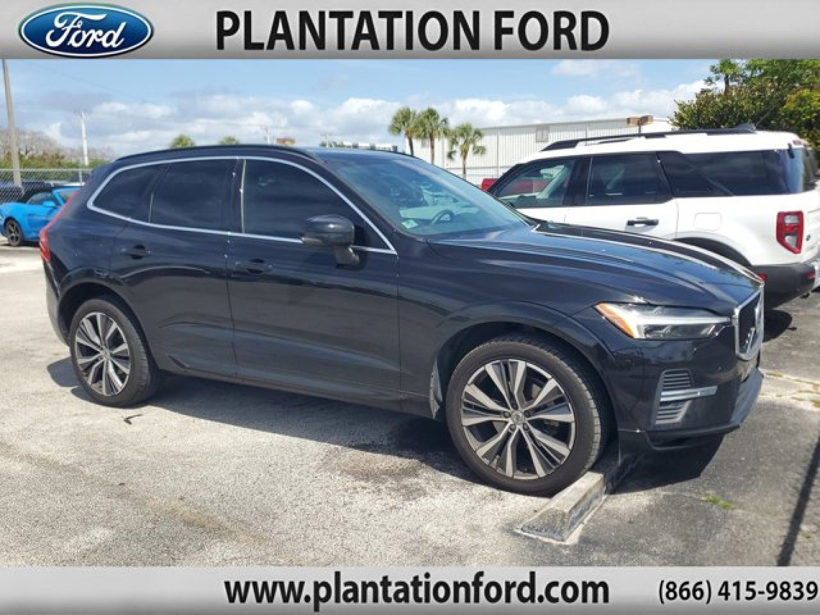 Used 2022 Volvo XC60 B5 Momentum w/ Protection Package Premier FWD image 1