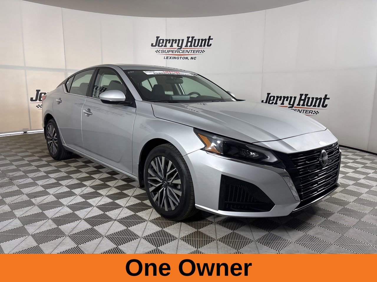 Used 2023 Nissan Altima 2.5 SV w/ SV Premium Package image 4