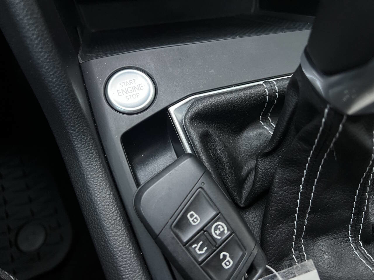 Used 2022 Volkswagen Taos SE image 11