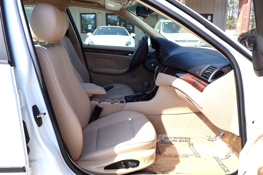 Used 2004 BMW 325i Sedan image 17