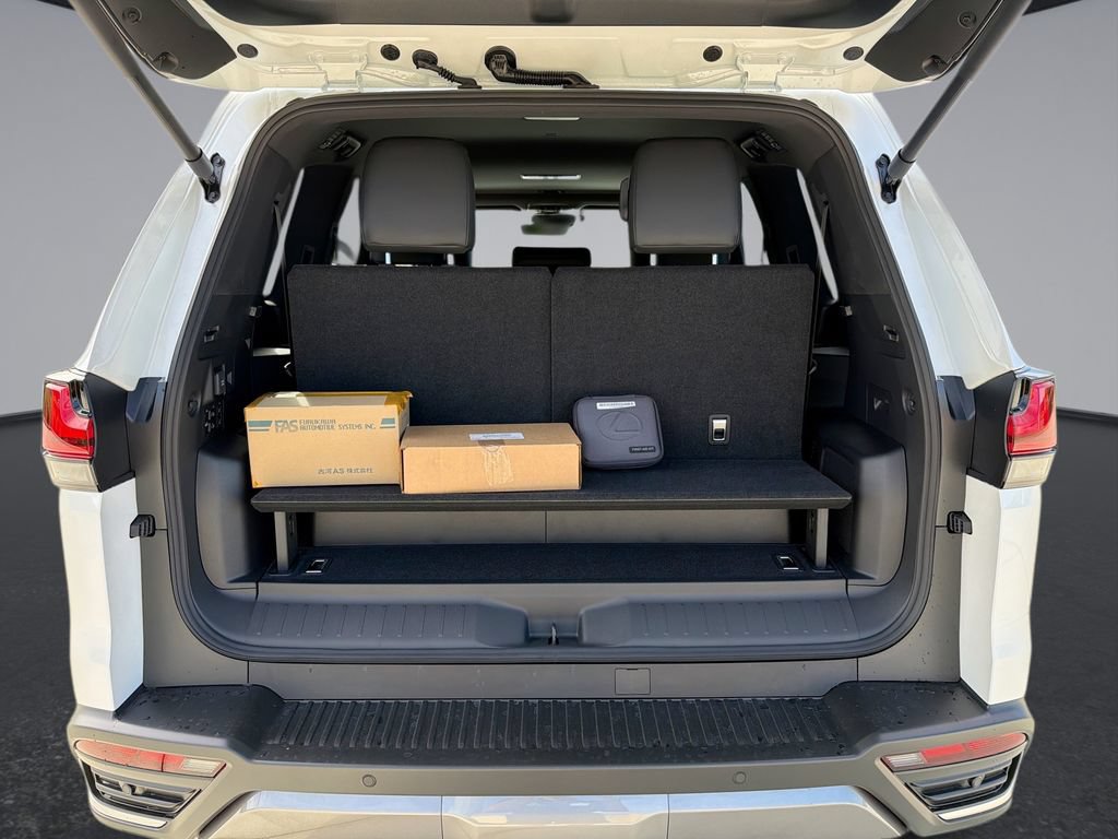 New 2026 Lexus LX 700h Luxury AWD/4WD image 13