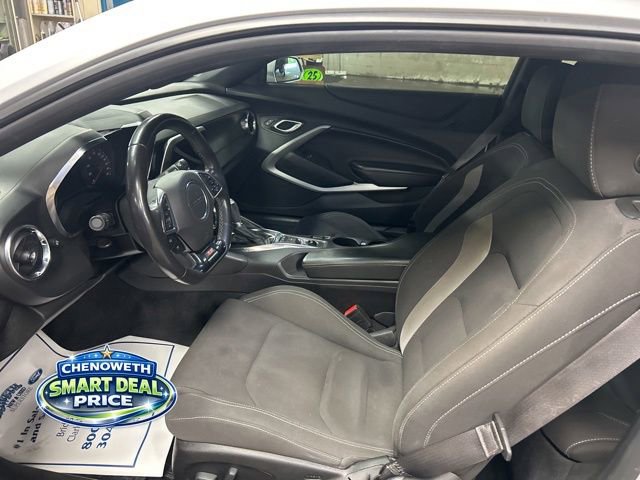 Used 2018 Chevrolet Camaro SS RWD image 10