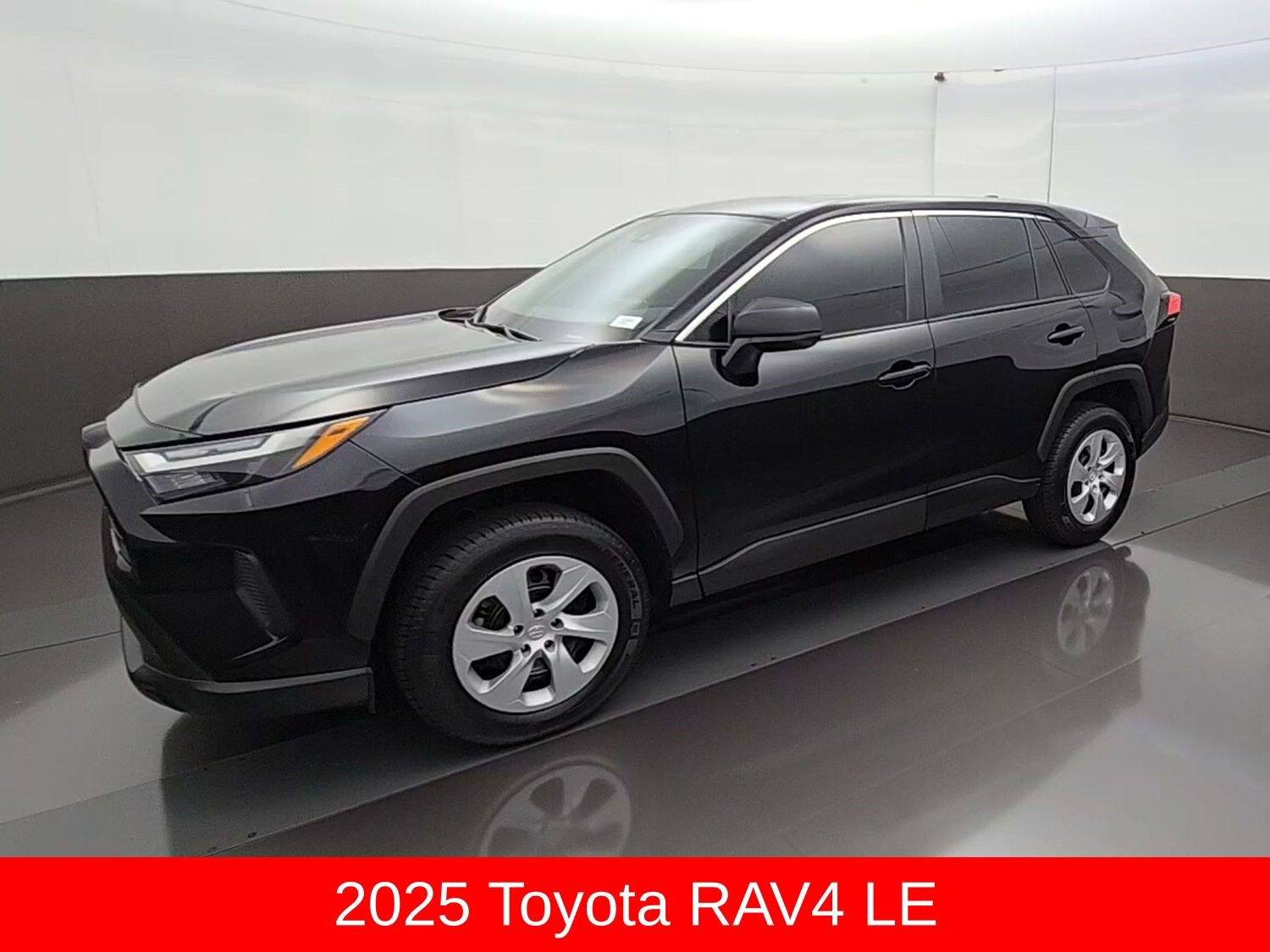 Certified 2025 Toyota RAV4 LE FWD image 4