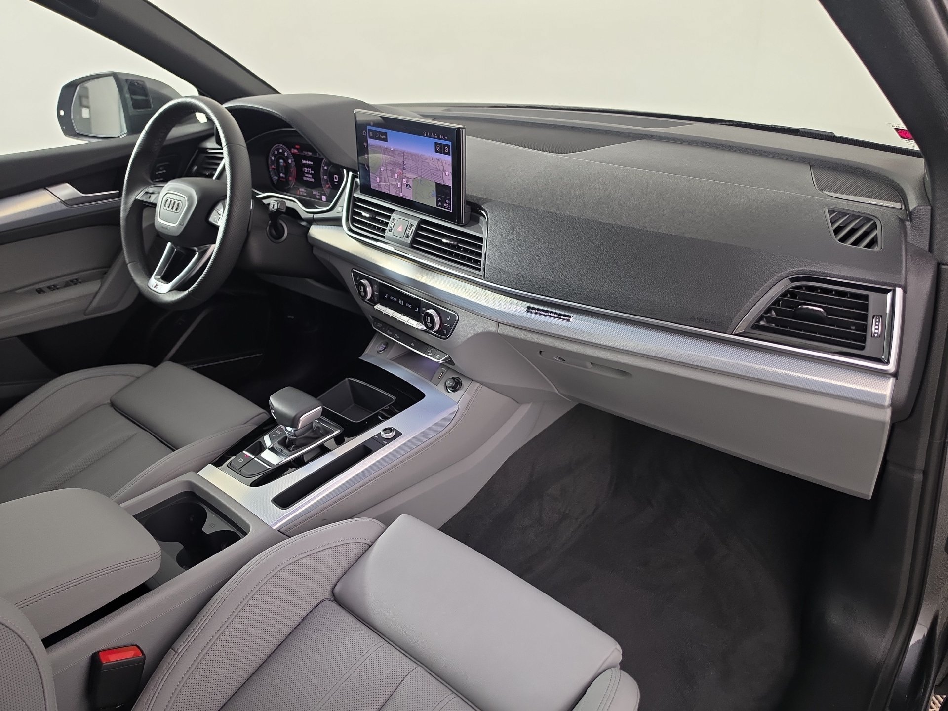 Certified 2024 Audi Q5 2.0T Premium Plus w/ Premium Plus Package AWD/4WD image 36