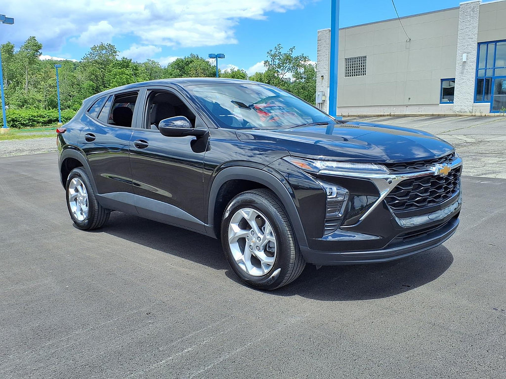 Used 2024 Chevrolet Trax LS w/ LS Convenience Package