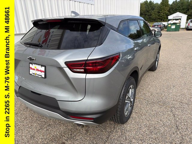 Used 2025 Chevrolet Blazer LT w/ Driver Confidence Package AWD/4WD image 13