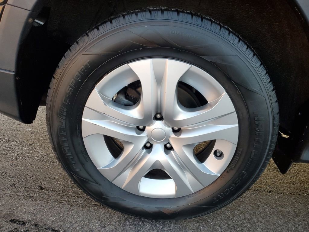 Used 2018 Toyota RAV4 LE image 11