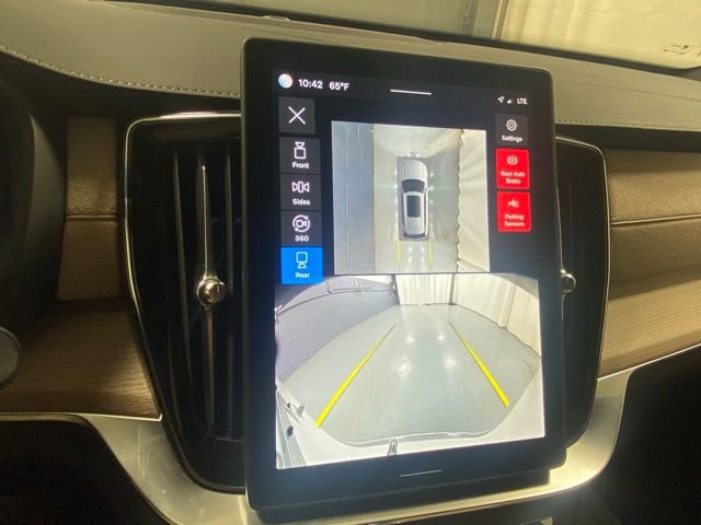 Used 2025 Volvo XC90 B6 Plus image 26