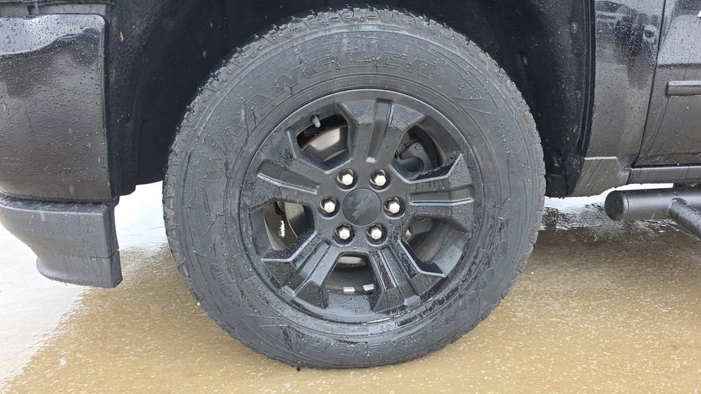 Used 2018 Chevrolet Silverado 1500 LTZ Z71 w/ LTZ Plus Package AWD/4WD image 10