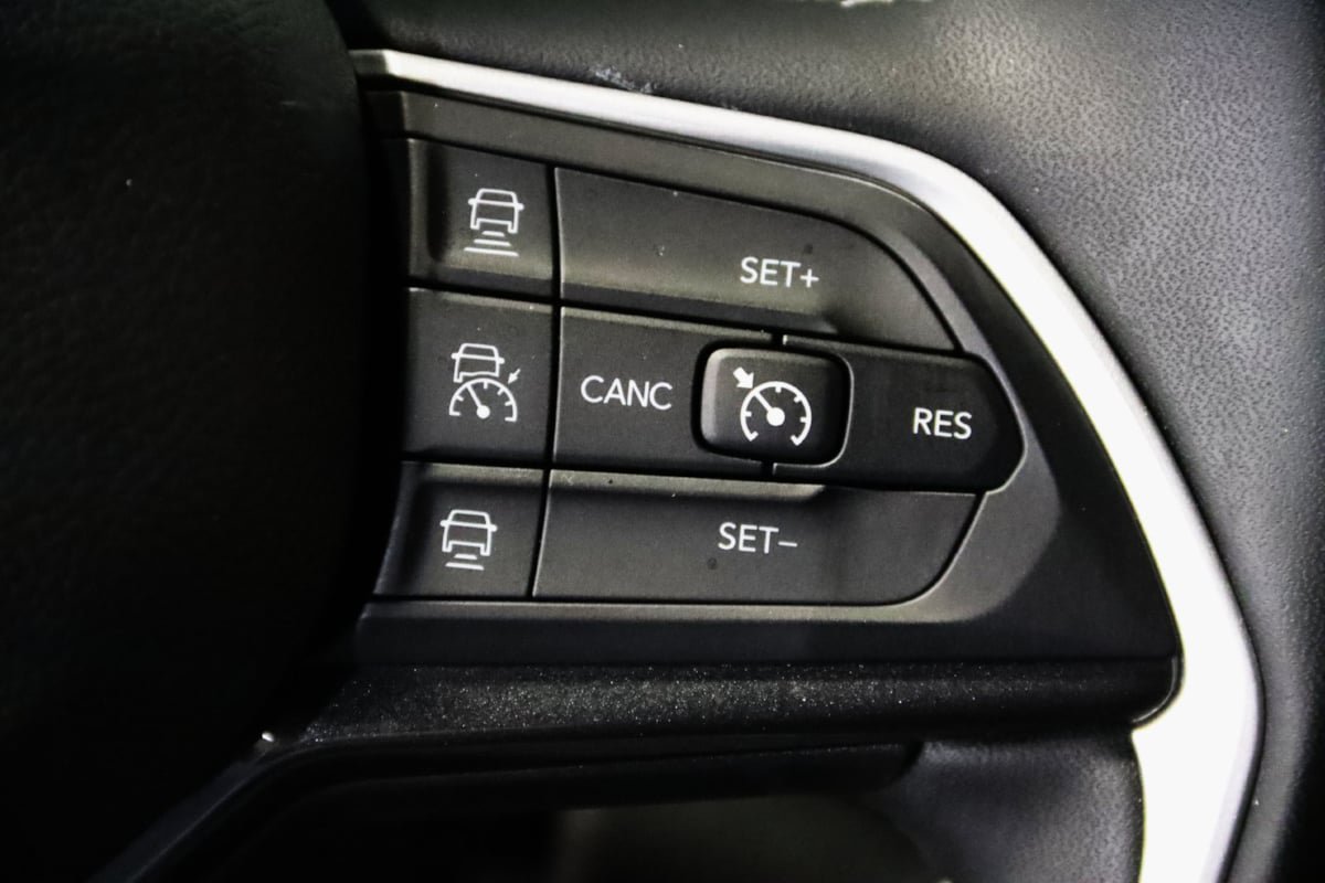 Used 2023 Jeep Grand Cherokee L Laredo AWD/4WD image 14