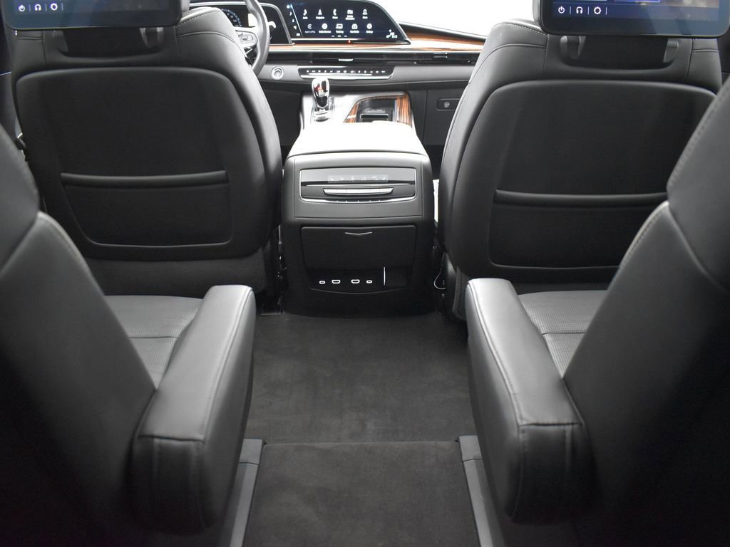 Certified 2024 Cadillac Escalade ESV Premium Luxury w/ Performance Package image 33