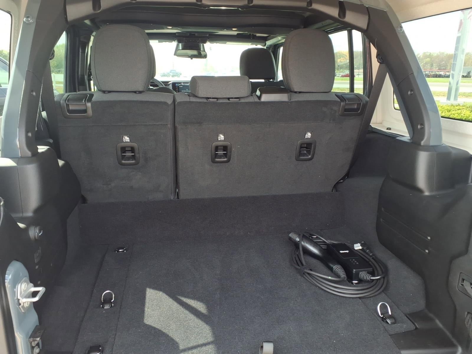 Used 2025 Jeep Wrangler Unlimited Sahara image 20