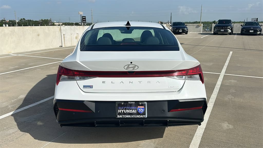 Used 2024 Hyundai Elantra Limited FWD image 13