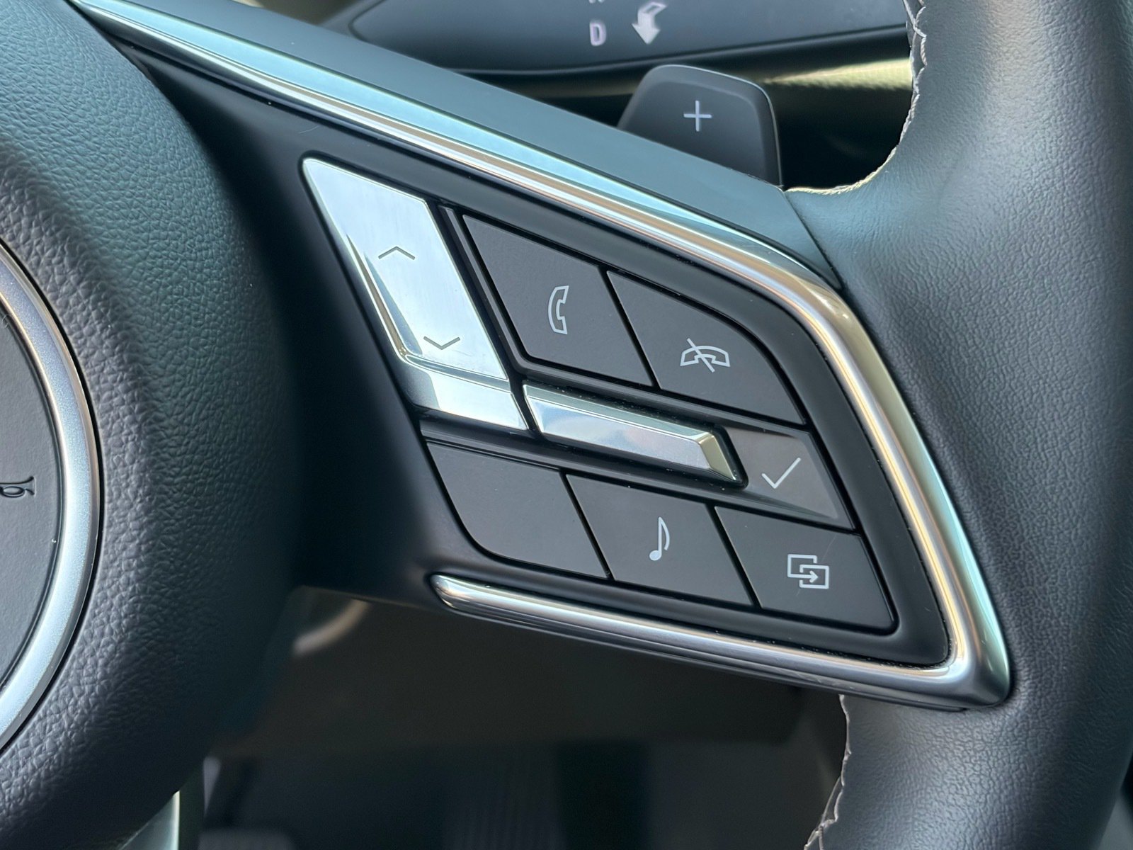 Used 2025 Buick Envision Preferred AWD/4WD image 15