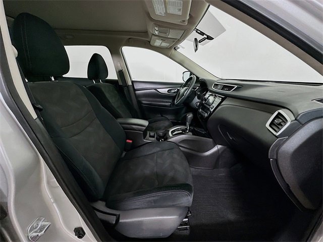 Used 2016 Nissan Rogue SV w/ SV Moonroof Package image 6