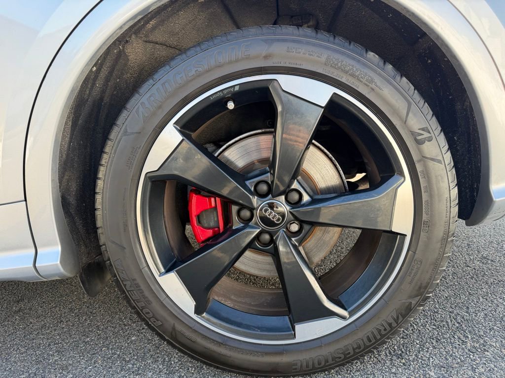 Used 2019 Audi SQ5 Prestige w/ Prestige Package image 12