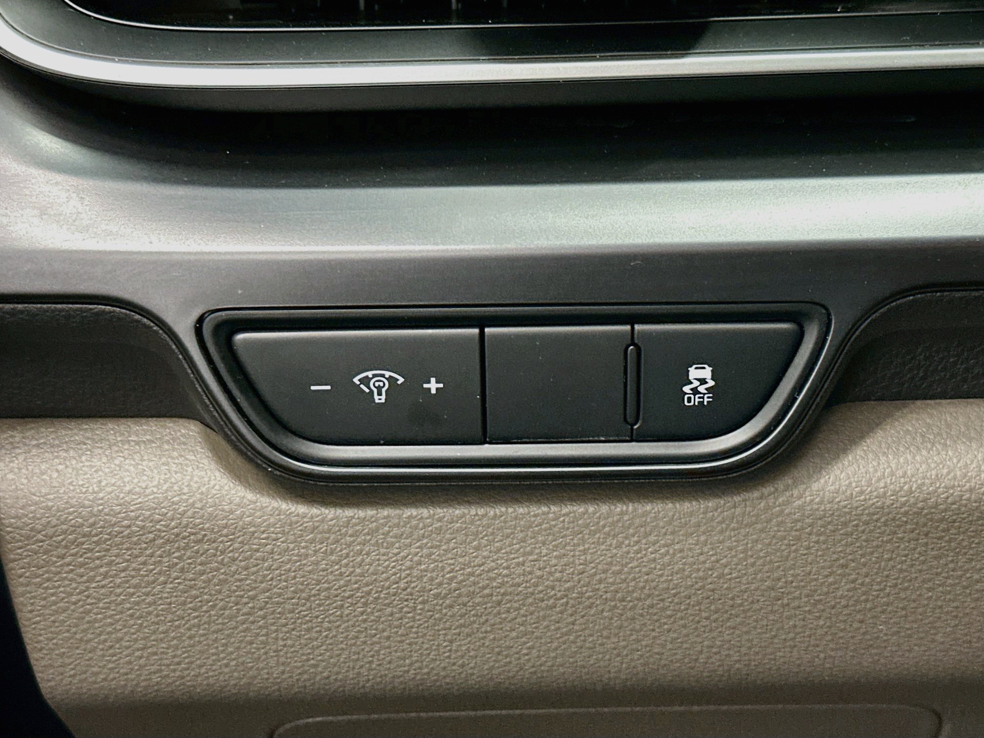 Used 2026 Kia Carnival FWD image 17