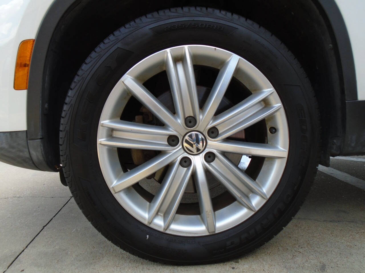 Used 2012 Volkswagen Tiguan SE FWD image 27