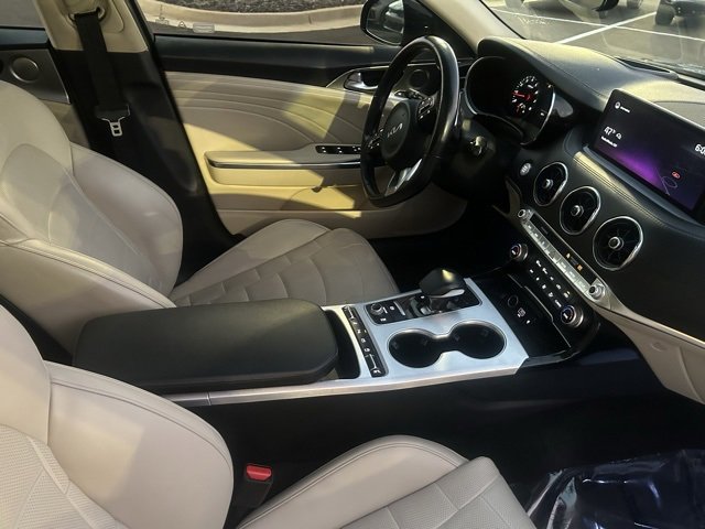 Used 2022 Kia Stinger GT2 image 13