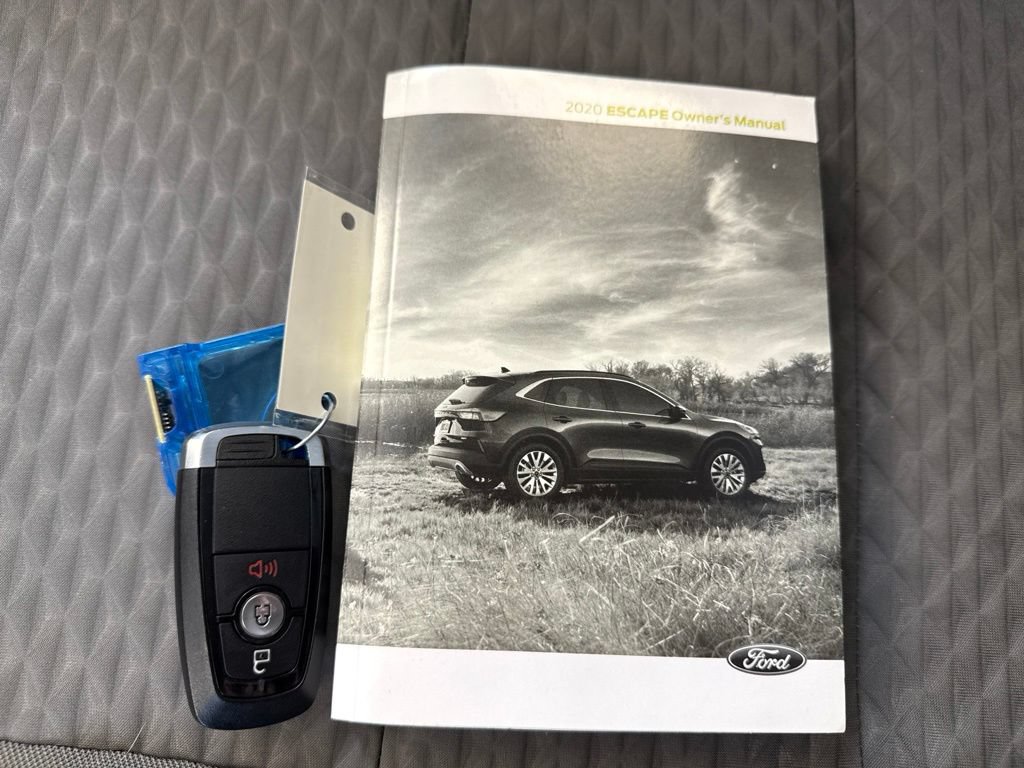 Used 2020 Ford Escape SE AWD/4WD image 28