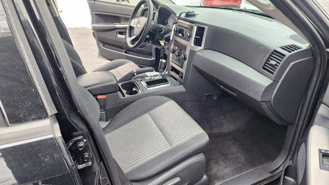 Used 2009 Jeep Grand Cherokee Laredo image 14