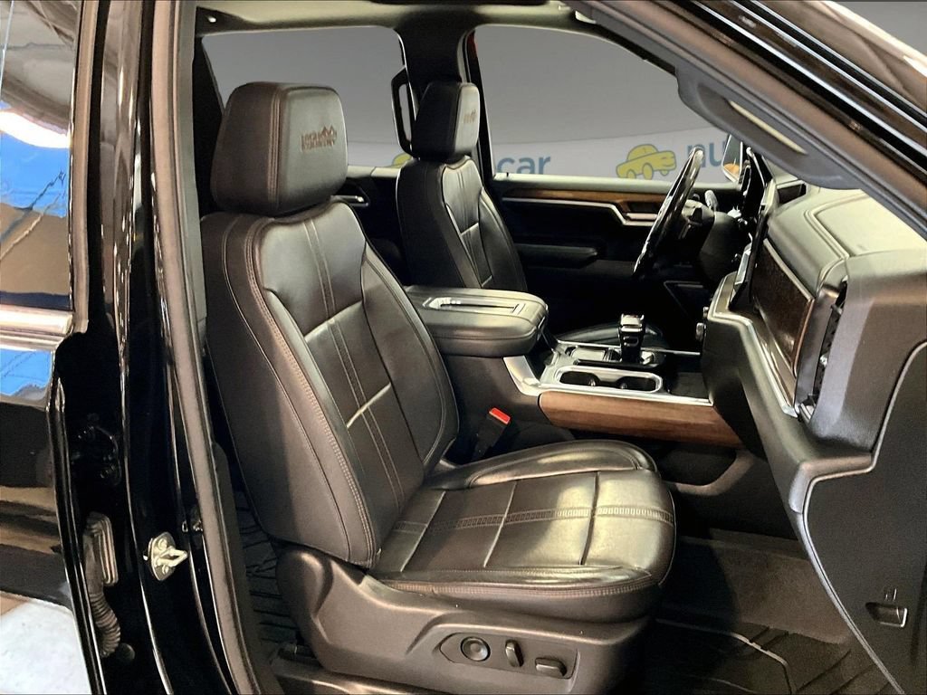 Used 2022 Chevrolet Silverado 1500 High Country w/ High Country Premium Package AWD/4WD image 11