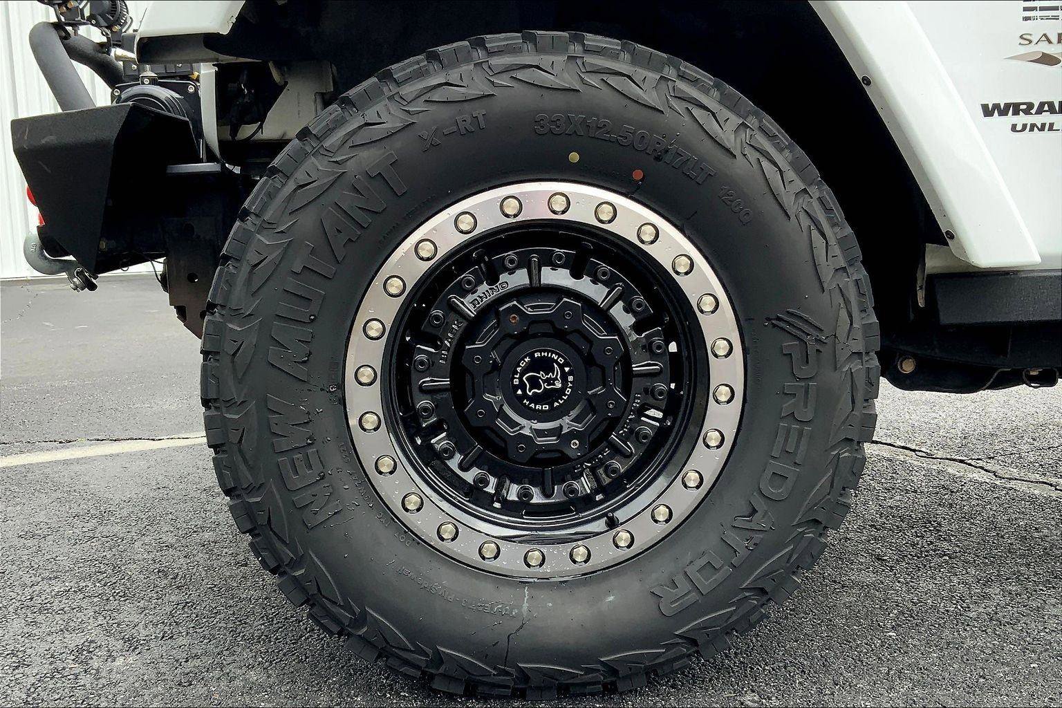 Used 2016 Jeep Wrangler Unlimited Sahara w/ Dual Top Group image 8