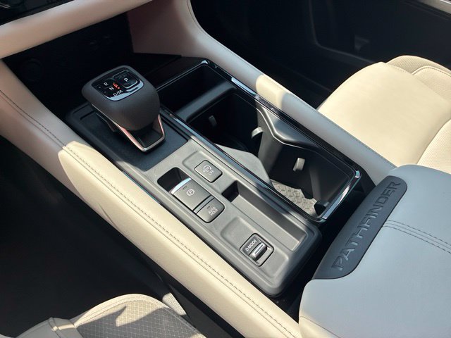 New 2026 Nissan Pathfinder SL w/ SL Premium Package FWD image 14