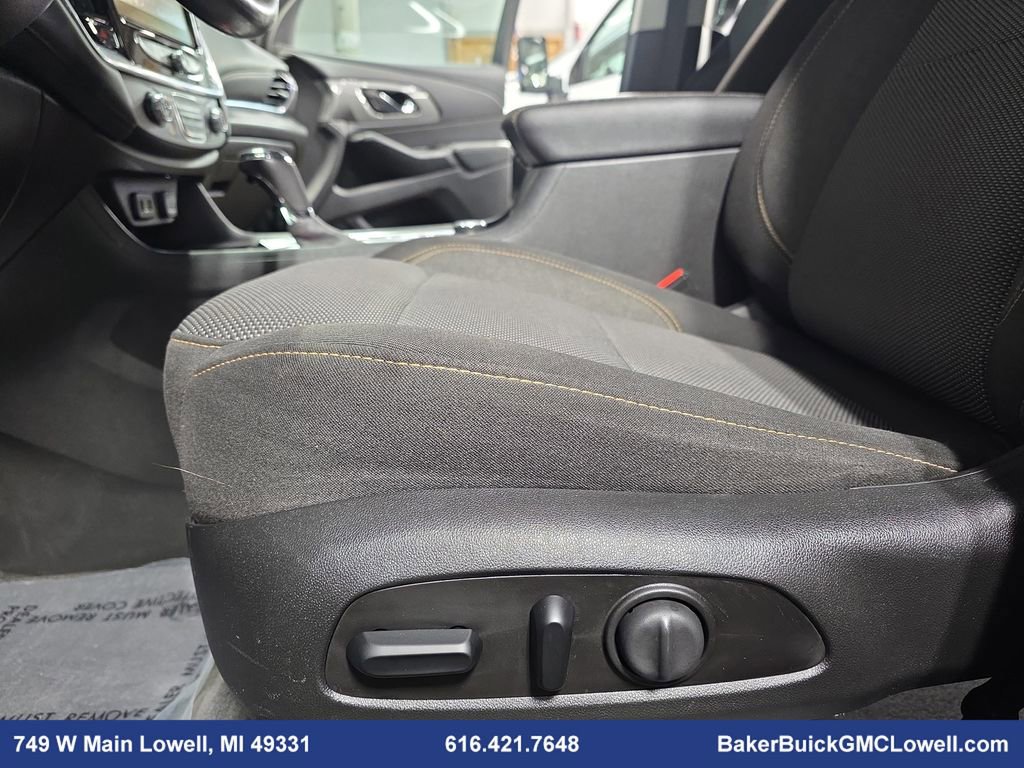 Used 2020 Chevrolet Traverse LT w/ Driver Confidence II Package image 30