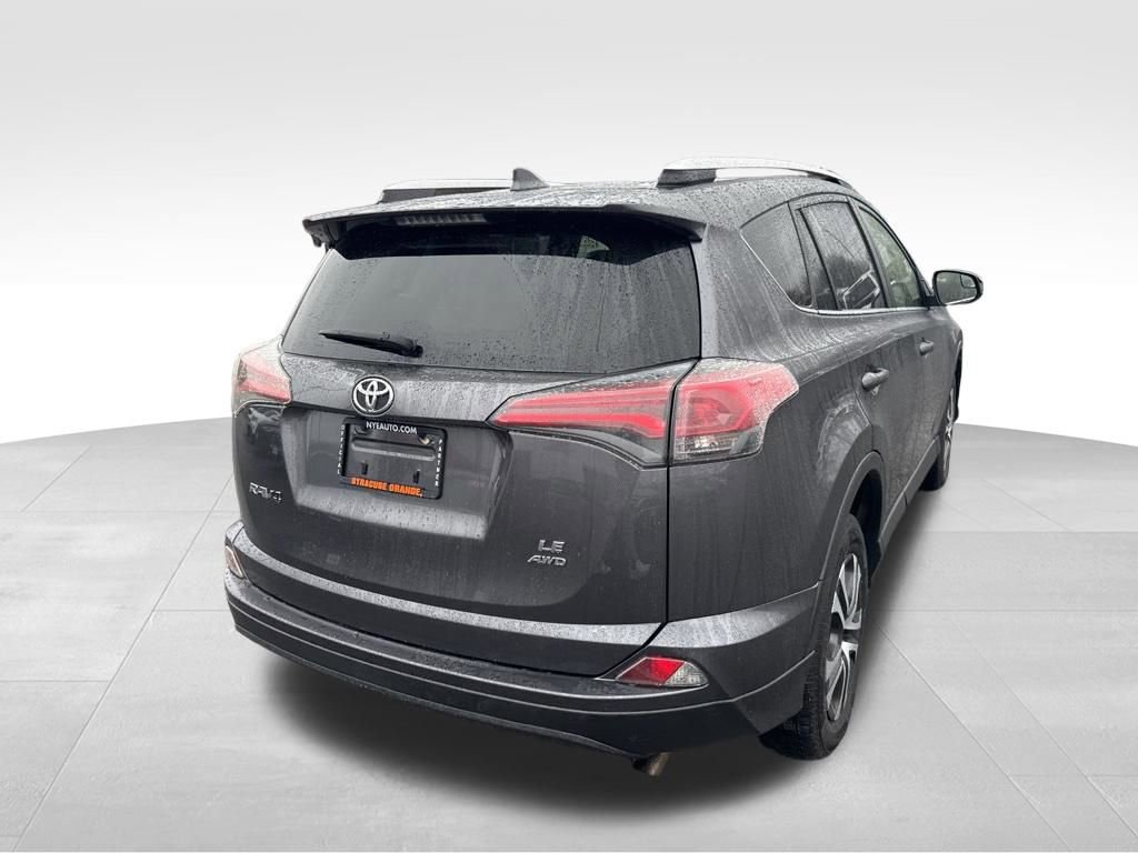 Used 2016 Toyota RAV4 LE image 5