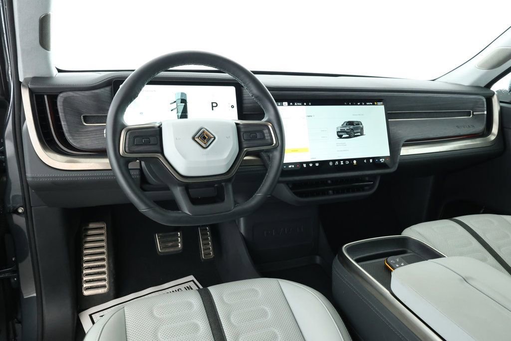 Used 2024 Rivian R1S Adventure image 11