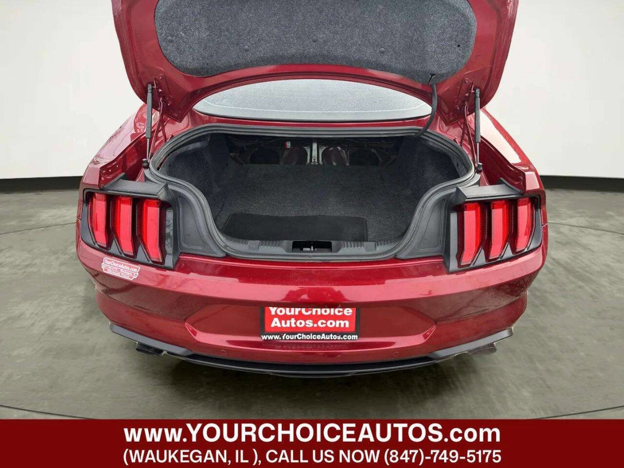 Used 2019 Ford Mustang Premium RWD image 13