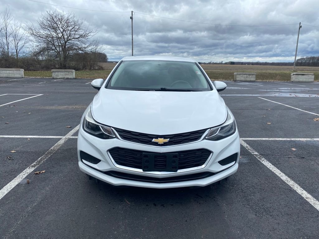 Used 2018 Chevrolet Cruze LT image 2