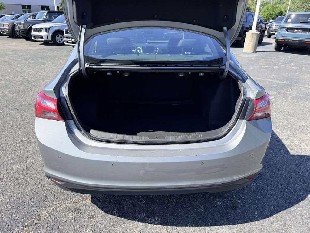 Used 2024 Chevrolet Malibu LT FWD image 11