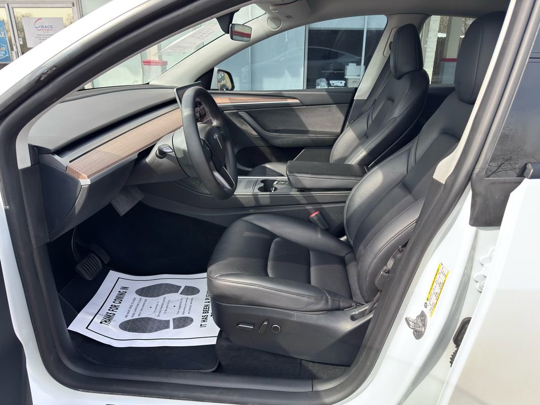 Used 2024 Tesla Model Y 2WD image 13