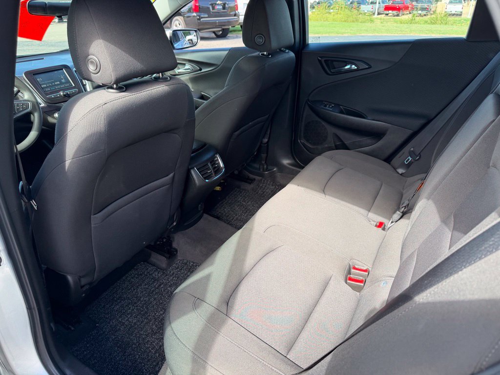 Used 2018 Chevrolet Malibu LT FWD image 16
