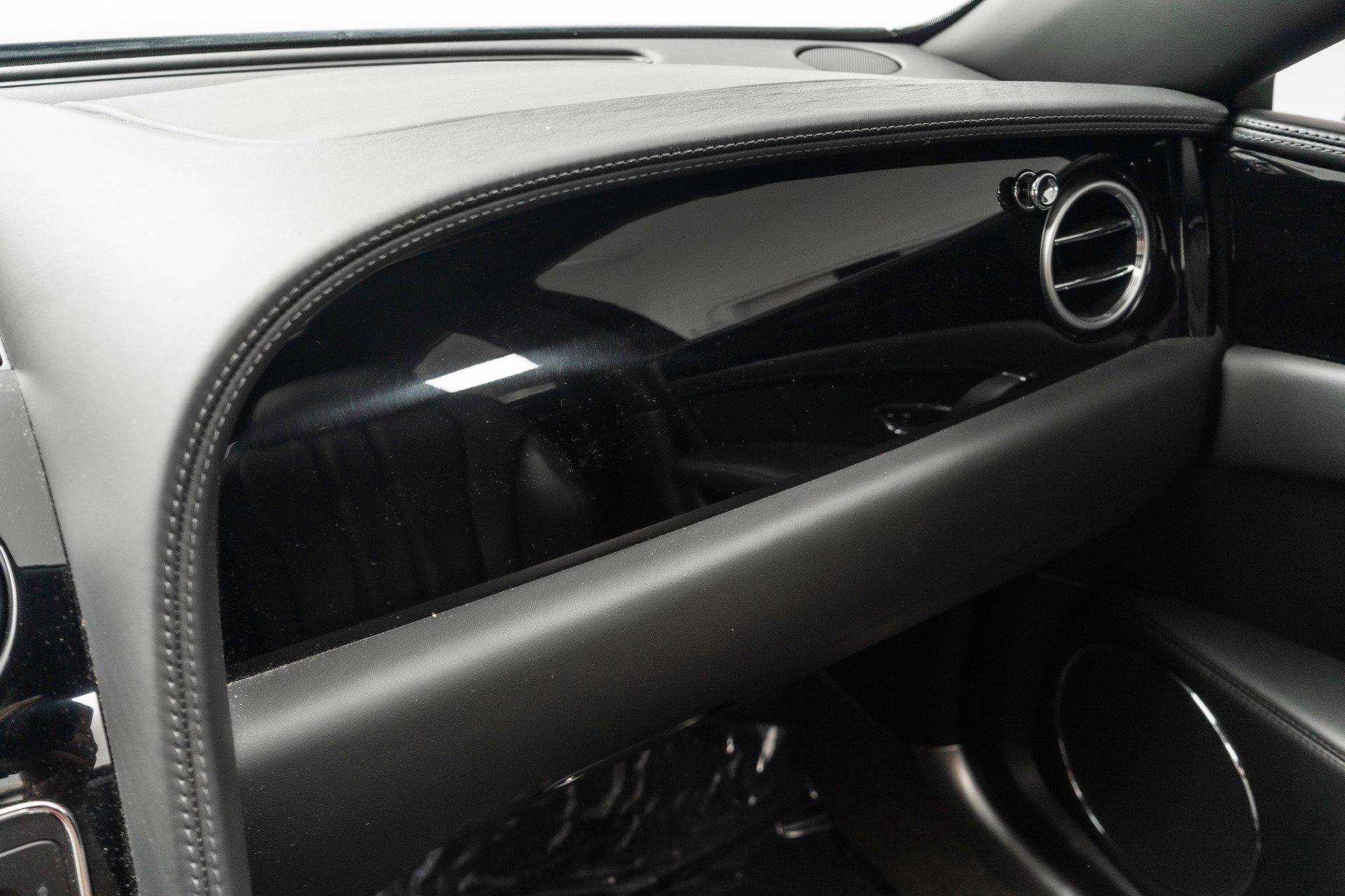 Used 2015 Bentley Flying Spur W12 image 29