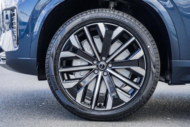 New 2026 Volvo XC90 B5 Ultra image 17