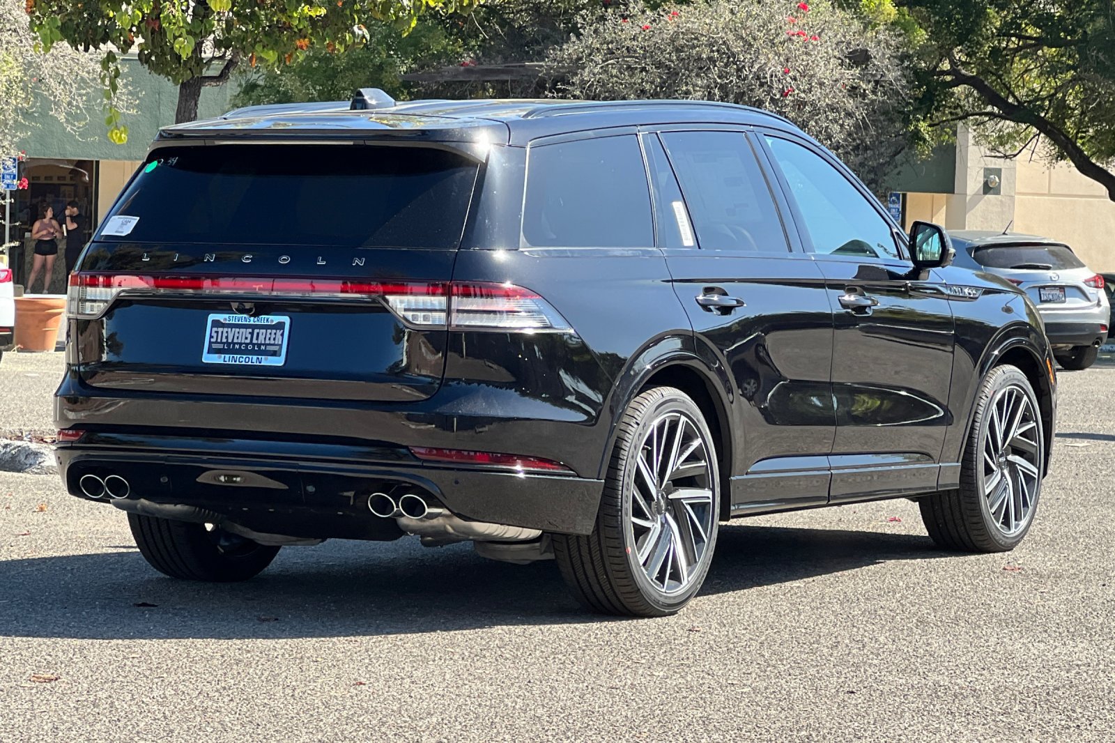 New 2026 Lincoln Aviator Black Label w/ Jet Appearance Package AWD/4WD image 4