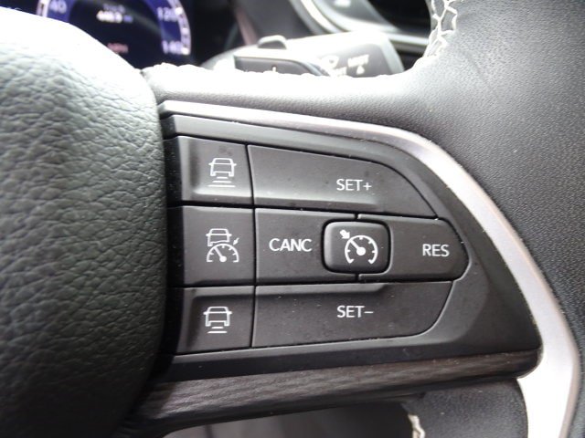 Certified 2023 Jeep Grand Cherokee L Altitude AWD/4WD image 9