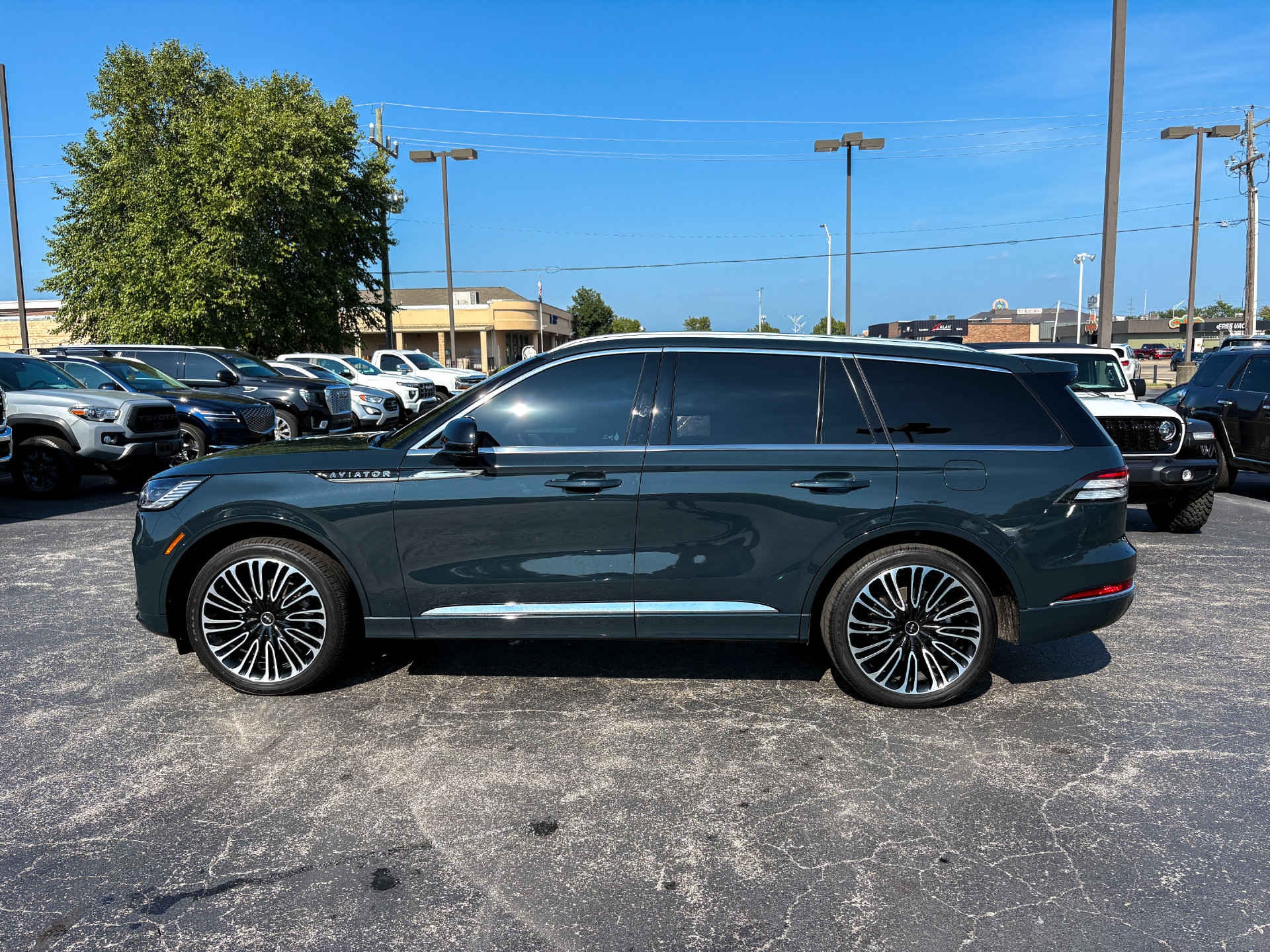 Used 2026 Lincoln Aviator Black Label w/ Dynamic Handling Package AWD/4WD image 6